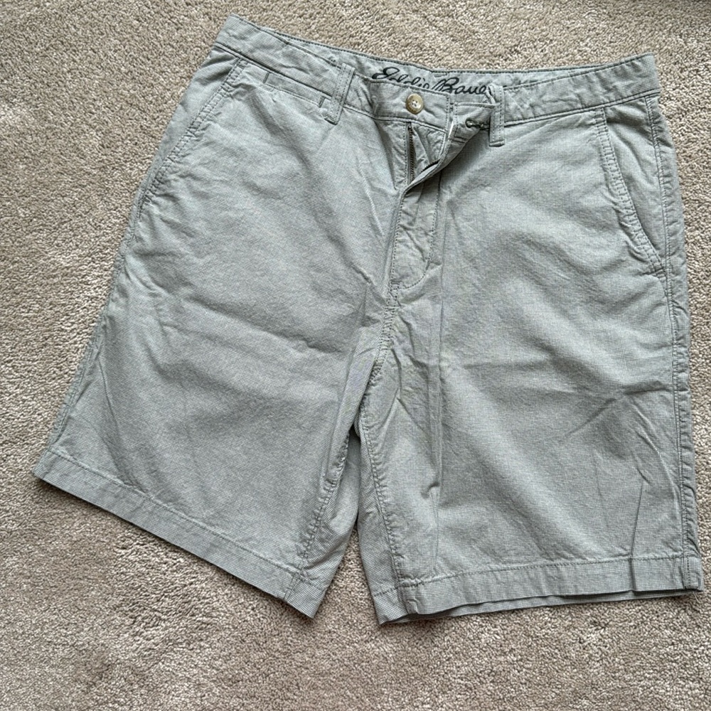 Eddie Bauer legend wash olive green patterned chino shorts size 35